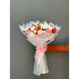 RENKLİ GÜLLÜ MEVSİM BUKETİ 